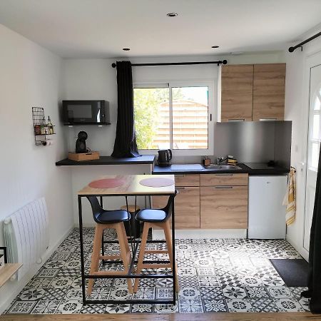 Studio - Au fond de la cour La Croix-Saint-Ouen Extérieur photo