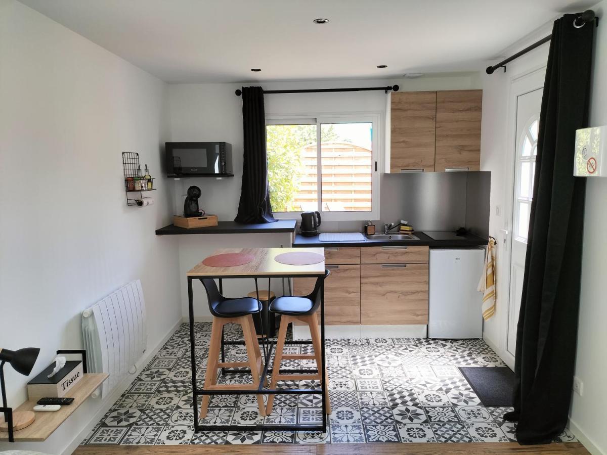 Studio - Au fond de la cour La Croix-Saint-Ouen Extérieur photo